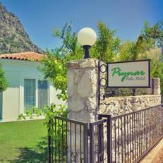 Alya Piynar - Halal Villa Hotel