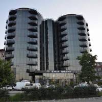 Three Pearl Hotel