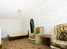 Apartment na Irtyshskoy Naberezhnoy 33