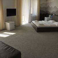 Gold Hotel