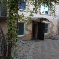 Guest House on Suvorova 10