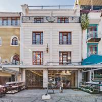 Magnaura House Hotel
