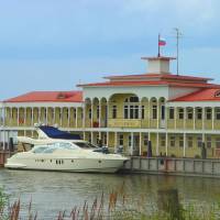 Floating Hotel Bereginya
