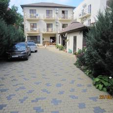 Guest House on Oktyabrskaya 2