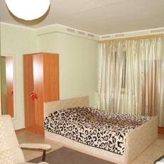 Parizhski dvor Inn
