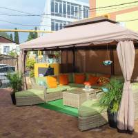 V Gostyah U Julii Guest House