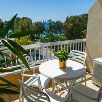 Pebble Beach Holiday Apartments