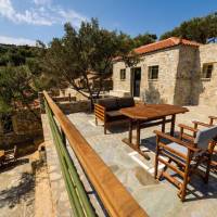 CasaMilos Stone Chalets