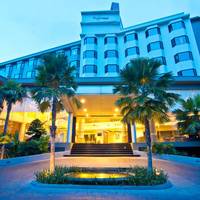 The Grand Riverside Hotel