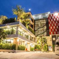 D11 Hotel