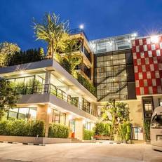 D11 Hotel