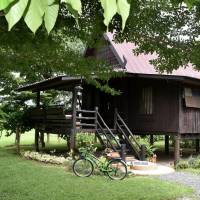 Baan Tung Boon Lom
