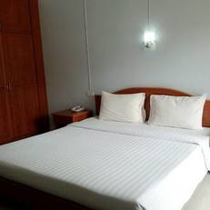 Ritzy House Hotel