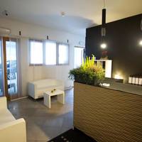 Lacroma Aparthotel