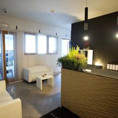Lacroma Aparthotel