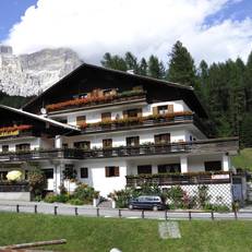 Hotel Mae