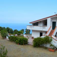 Zappino Holiday Home
