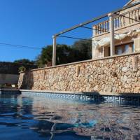 Cozy family house beach, pool & BBQ