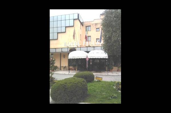 Вход в отель