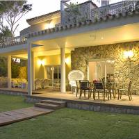 Villa Con Jardines