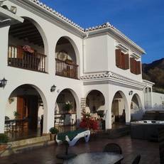 Casa Roble B&B