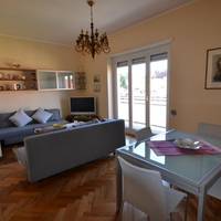 Magenta Apartment