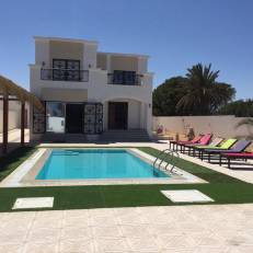 Belle Villa Avec Piscine.