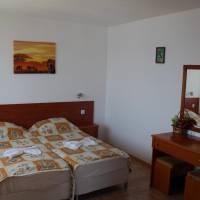 Tzonevi Guest House