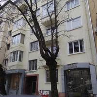 Calm, Sunny and Central Apartment