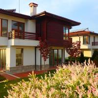 Villas in Complex Trakiyskiy Bryag