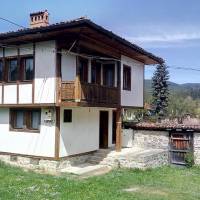 Villa Lyutovi Holidya Home