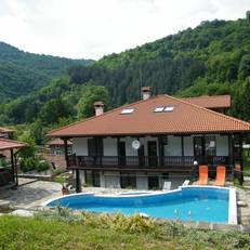 Family Hotel Chiflik Hills & SPA