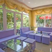 Vromos Guest House
