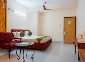 Treebo Saaket Residency