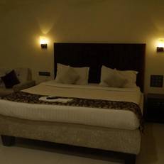 Hotel Parashar Check Inn