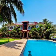 Lavaiencia Beach Resort