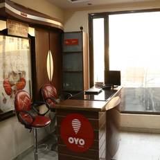 OYO Rooms Railway Station Subhani Building Chowk Brown Road