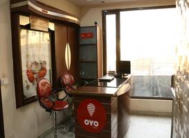 OYO Rooms Railway Station Subhani Building Chowk Brown Road