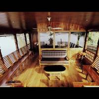 Fantasy Riverland Houseboat