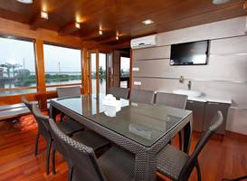 Destiny Riverland Houseboat