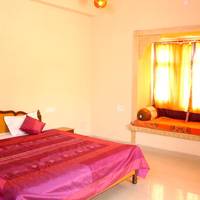 Hotel Marina Mahal