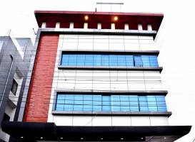 OYO Rooms Bombay Hospital Dewas Naka Road