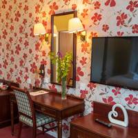 Larkfield Priory