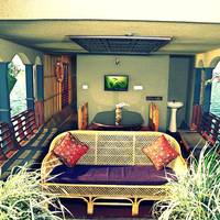 Heritage Houseboats
