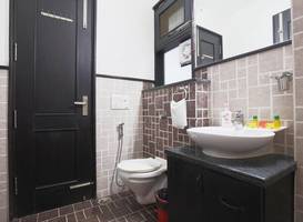 FabHotel Exotica Sector -105 Noida