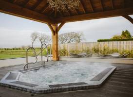 Bowfield & Country Club