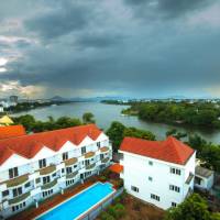 Charming Riverside Hotel