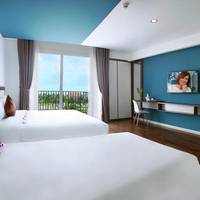 Rich Hotel