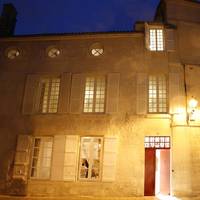 La Porte Rouge - The Red Door Inn