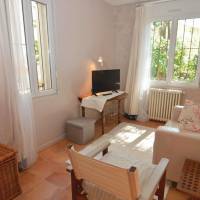 One-Bedroom Holiday Home in Nimes